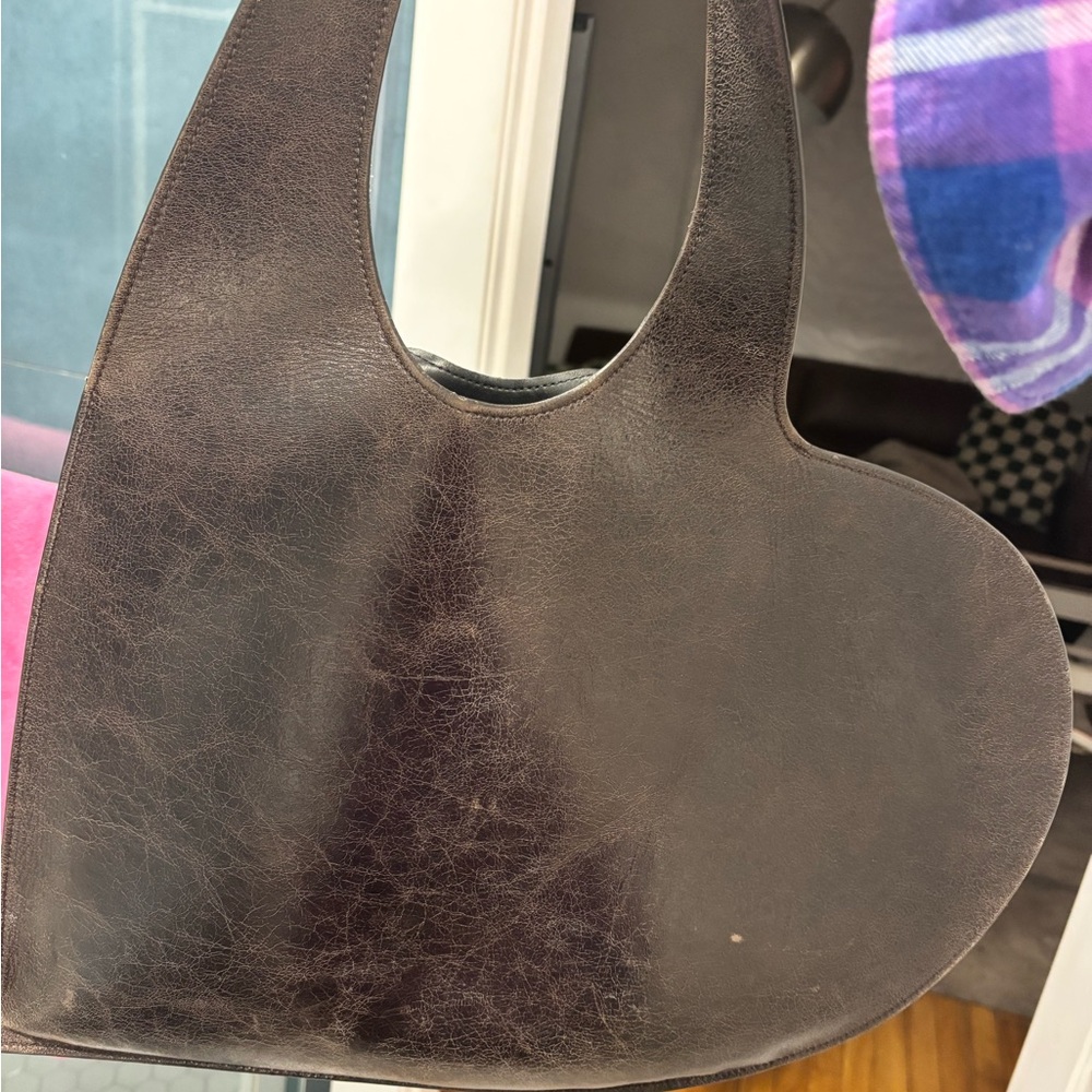 Heart-Shaped Brown Leather Bag - Picture 3 of 5